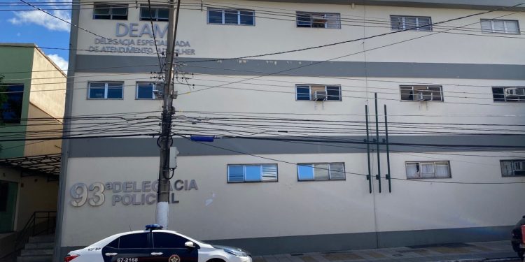 Foragida por furto e tráfico de drogas é presa pela Guarda Municipal em Volta Redonda
